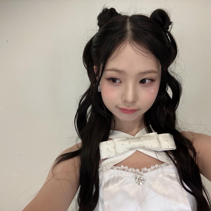 Recent activity shot of Seowon (UNIS)