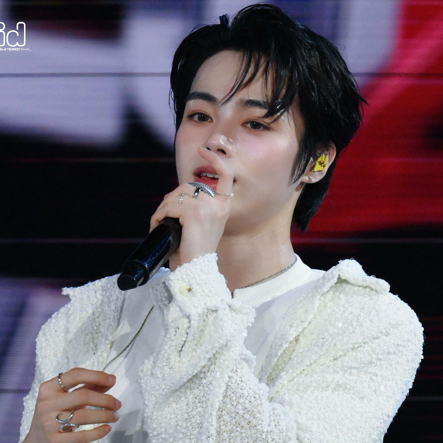 Behind-the-scenes cut of Hanbin (TEMPEST)