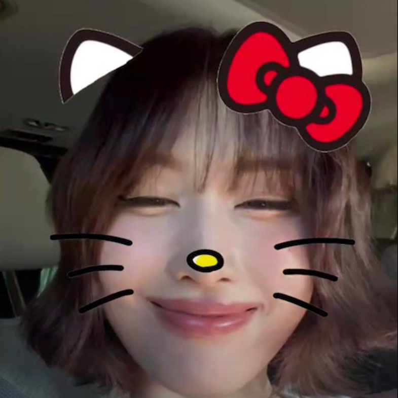 モモ (TWICE)の最近の活動写真