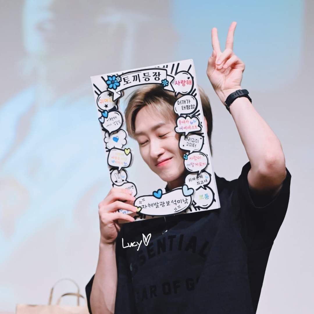 Behind-the-scenes cut of Eunhyuk (Super Junior)