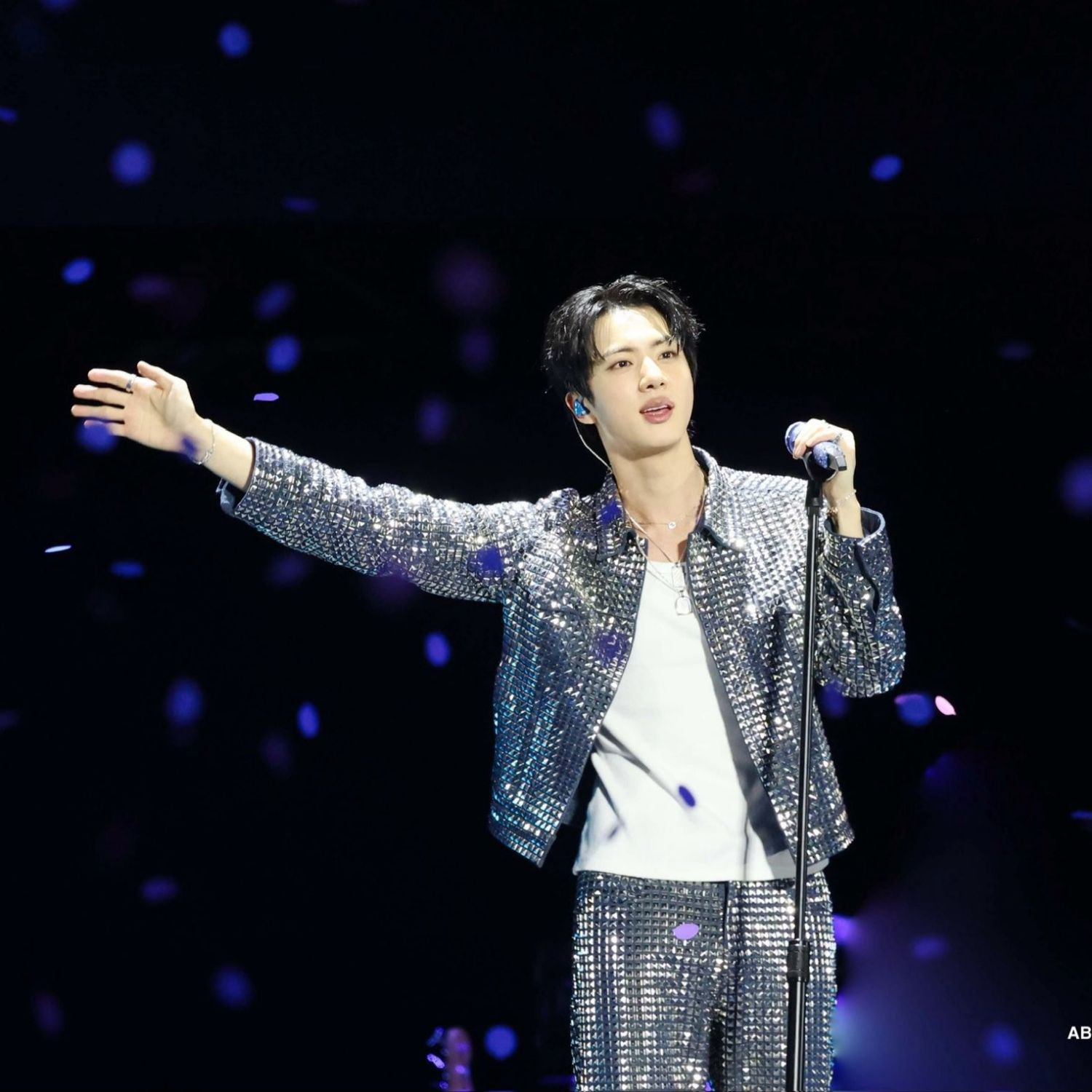 진 (방탄소년단)의 최신 사진