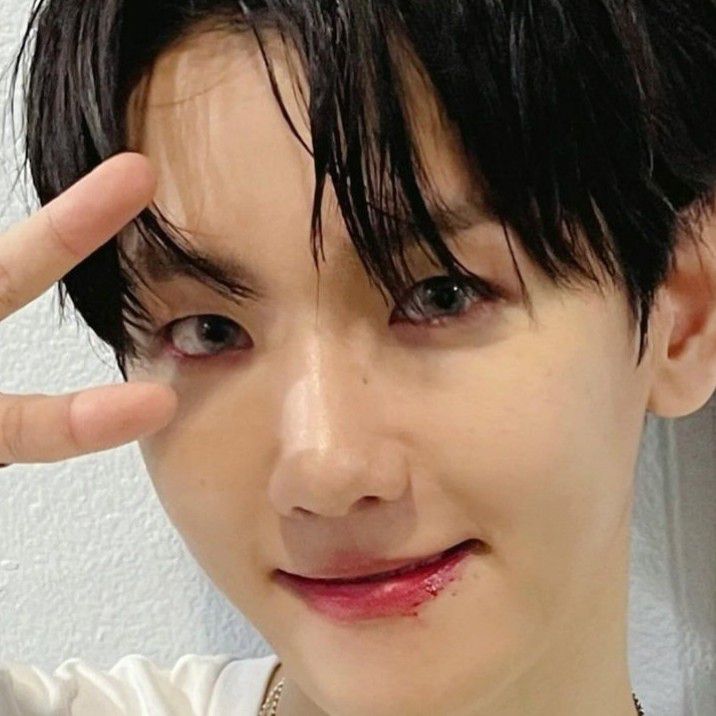 백현 (EXO) 최근 활동샷