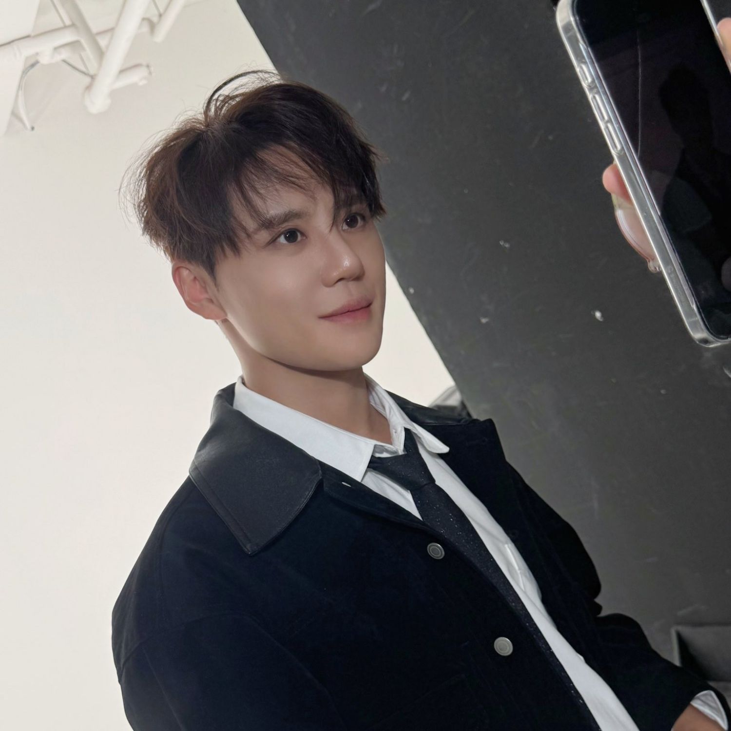 Behind-the-scenes cut of Kim Junsu (JX)