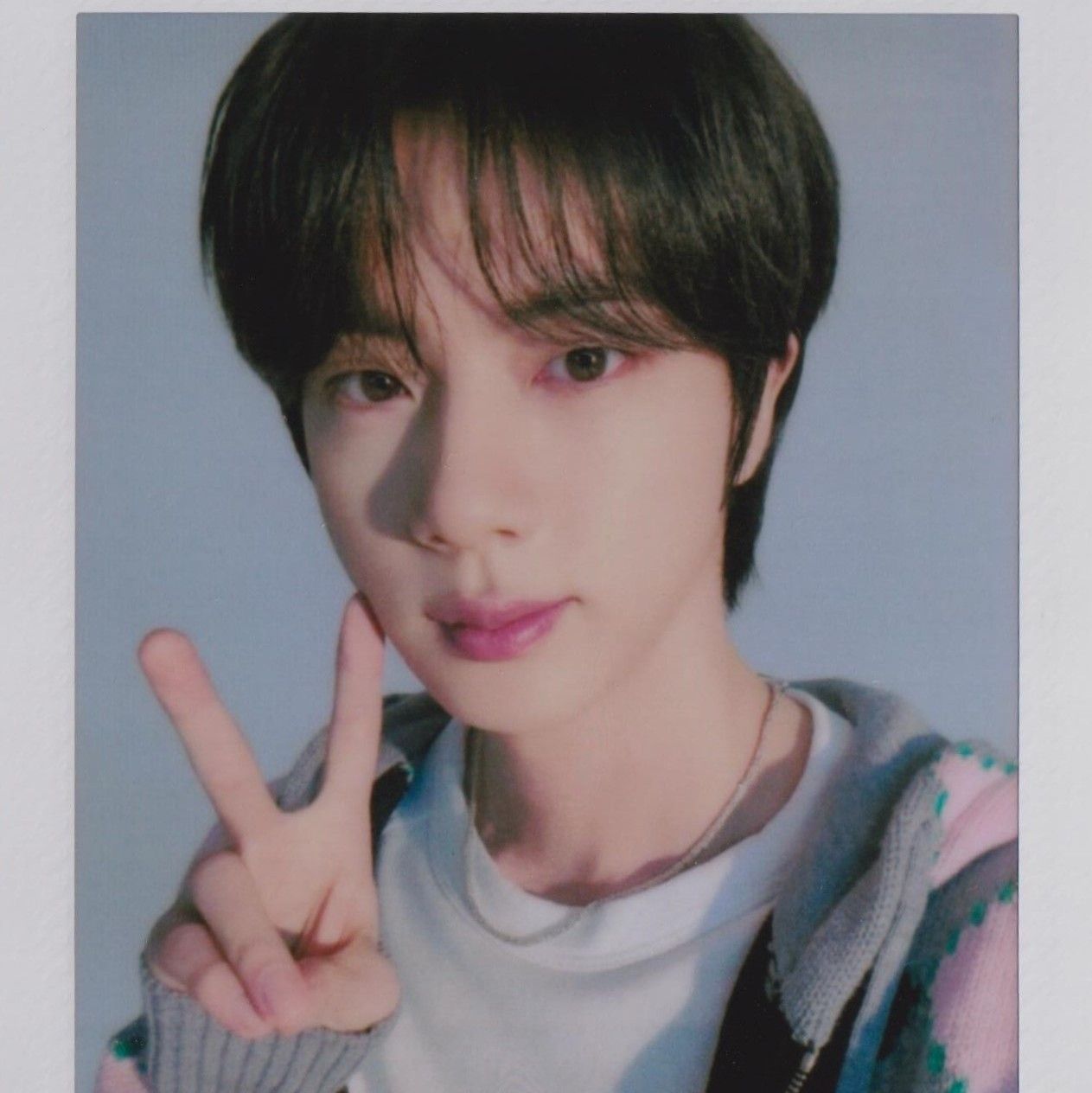 Foto aktivitas terbaru Jin (BTS)