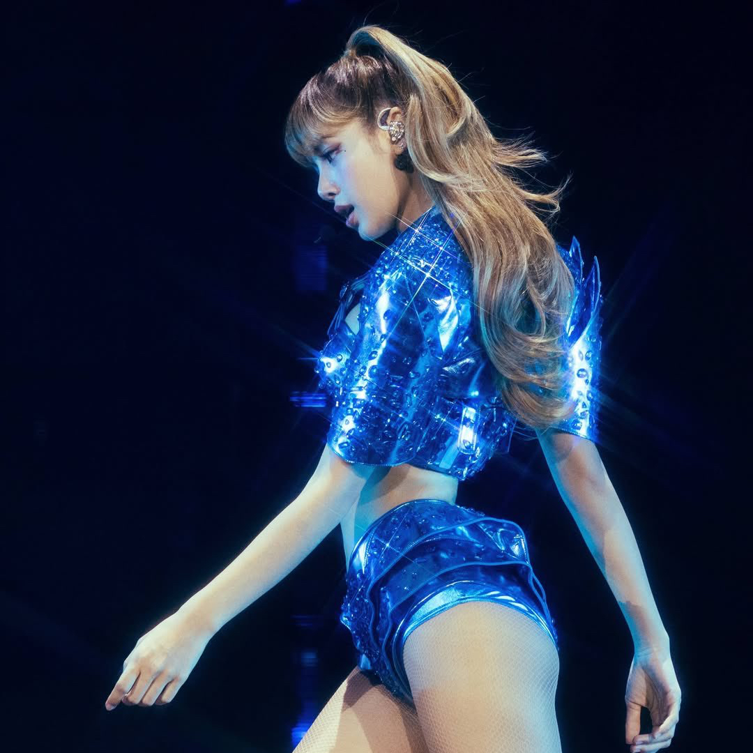 리사 (BLACKPINK)의 비하인드 컷