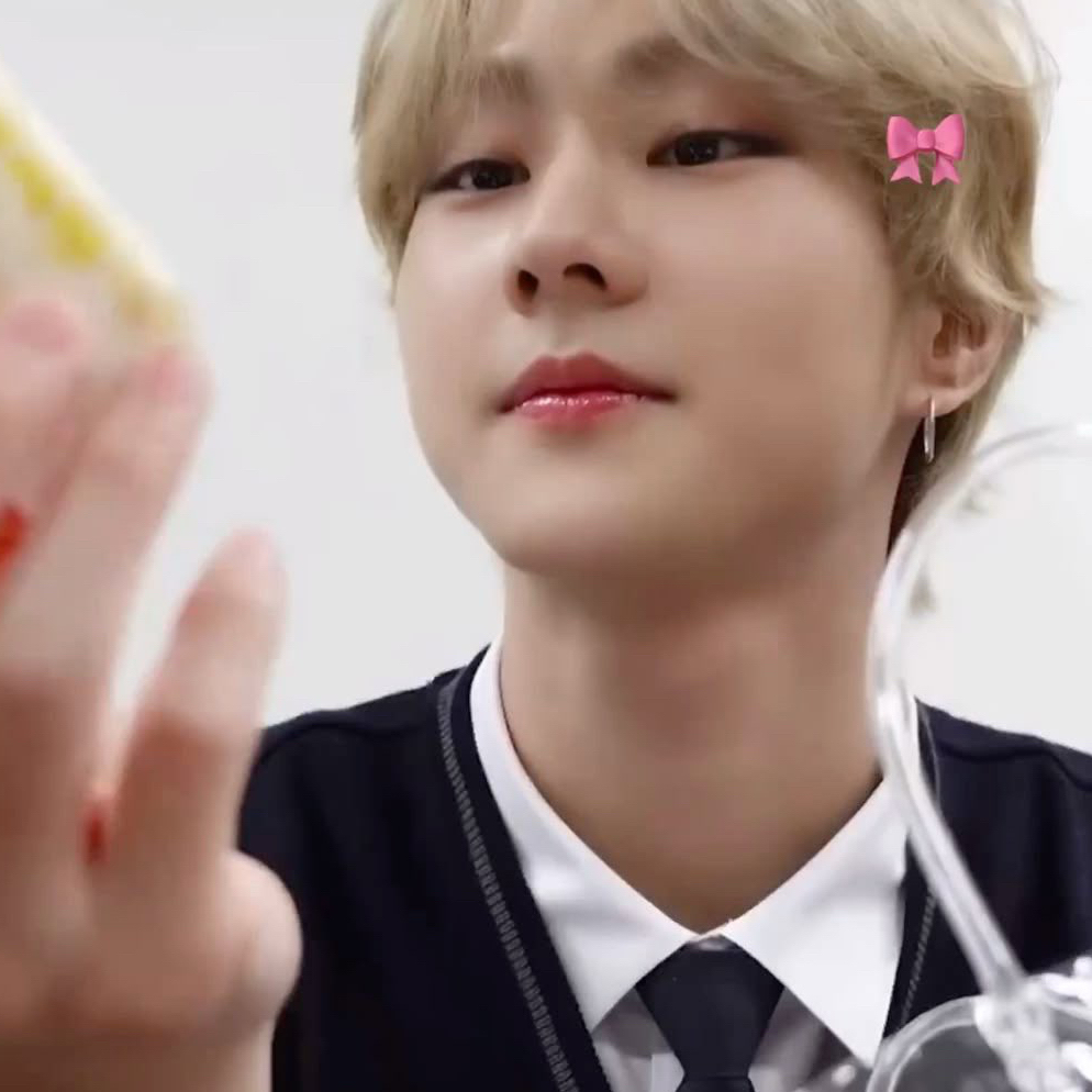 Behind-the-scenes cut of Jungwon (ENHYPEN)