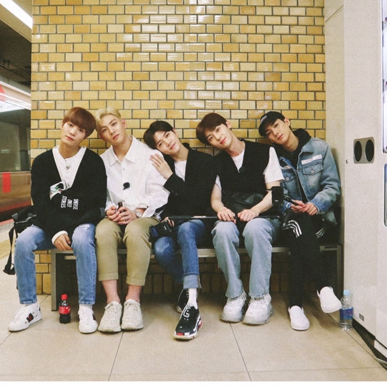 Latest photo of NU'EST