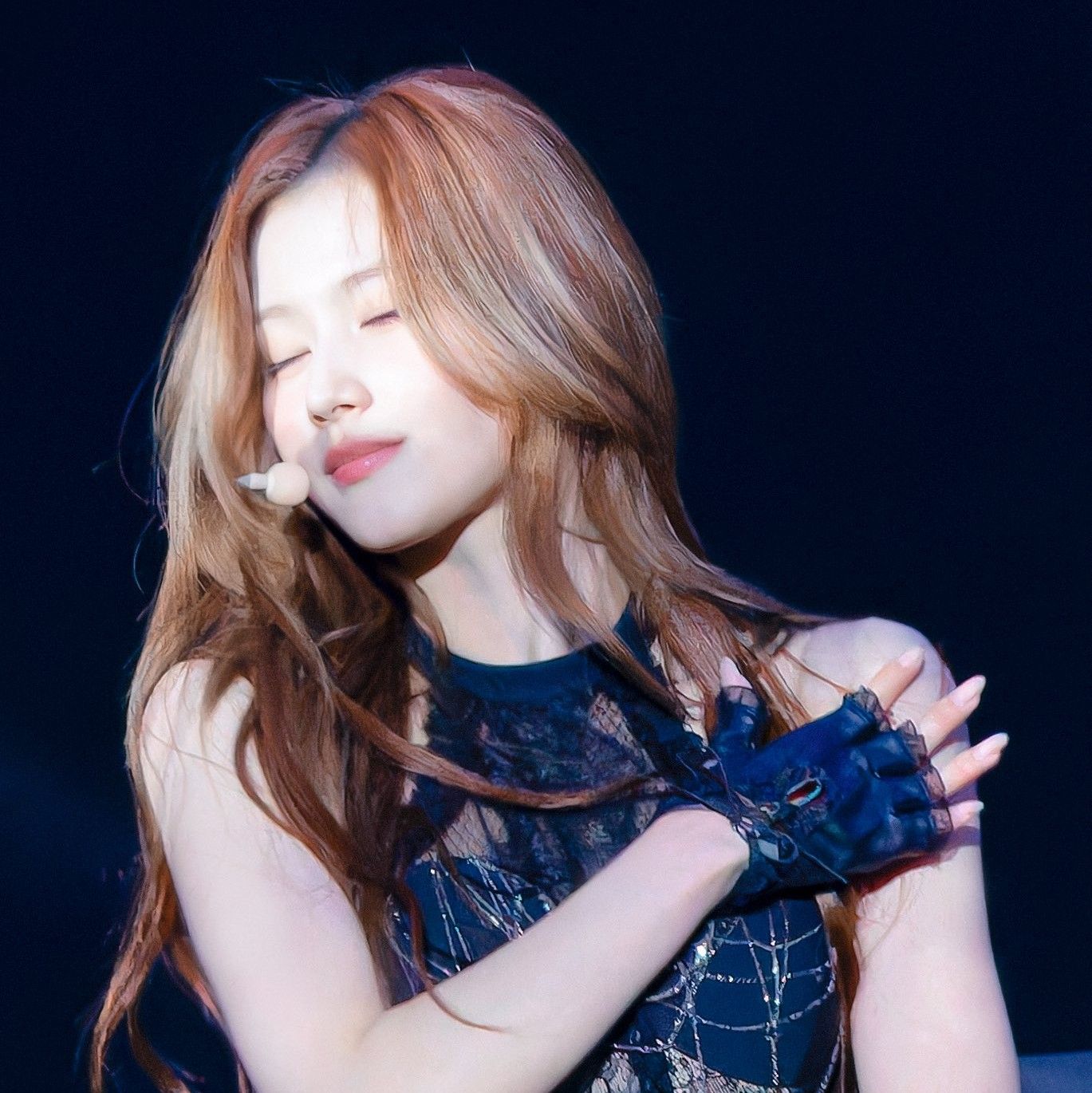 Behind-the-scenes cut of Sana (TWICE)