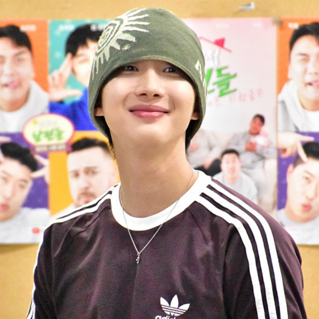 Recent activity shot of Hui (PENTAGON)