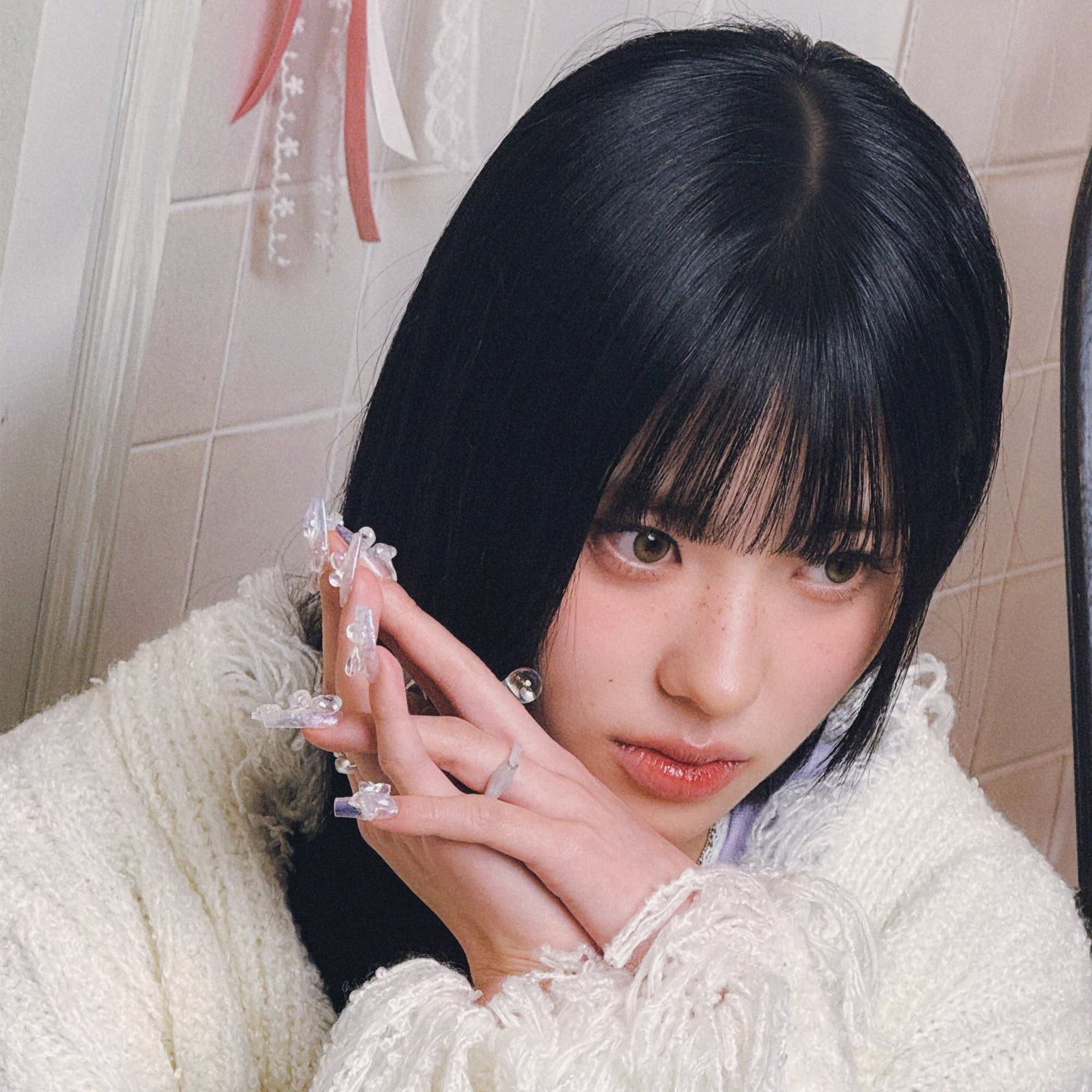 Behind-the-scenes cut of Koko (izna)