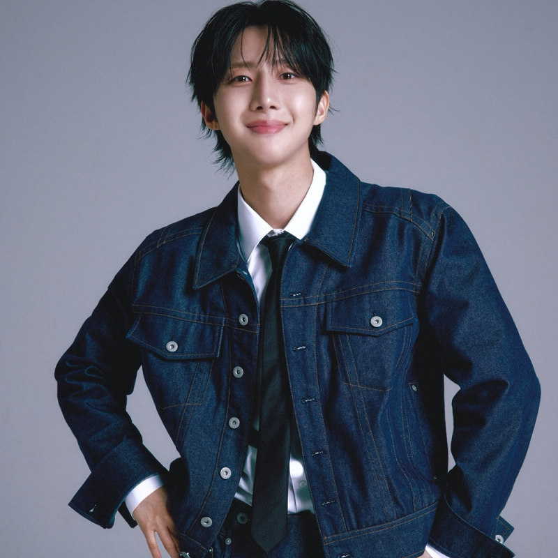 A moment captured by PENTAGON's fan