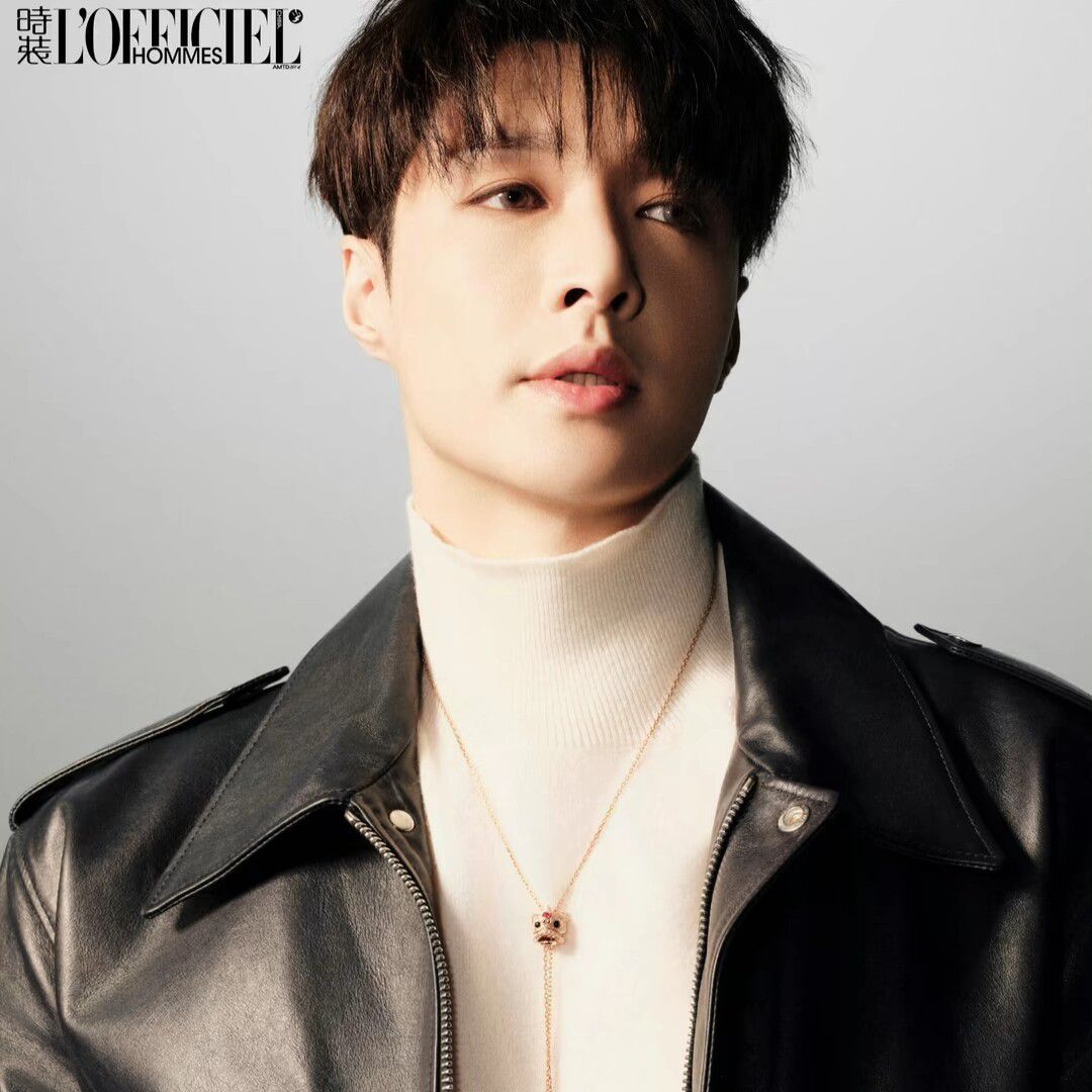 A moment captured by Lay (EXO)'s fan