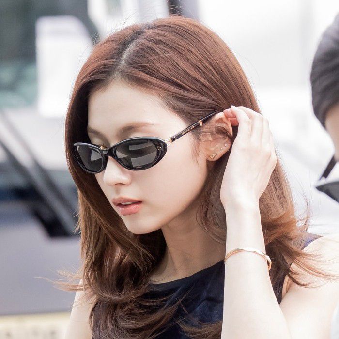 Behind-the-scenes cut of Sana (TWICE)