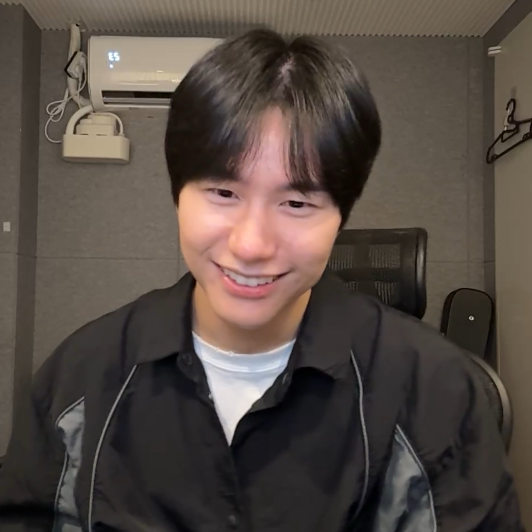 Recent activity shot of Kang Seungsik (VICTON)