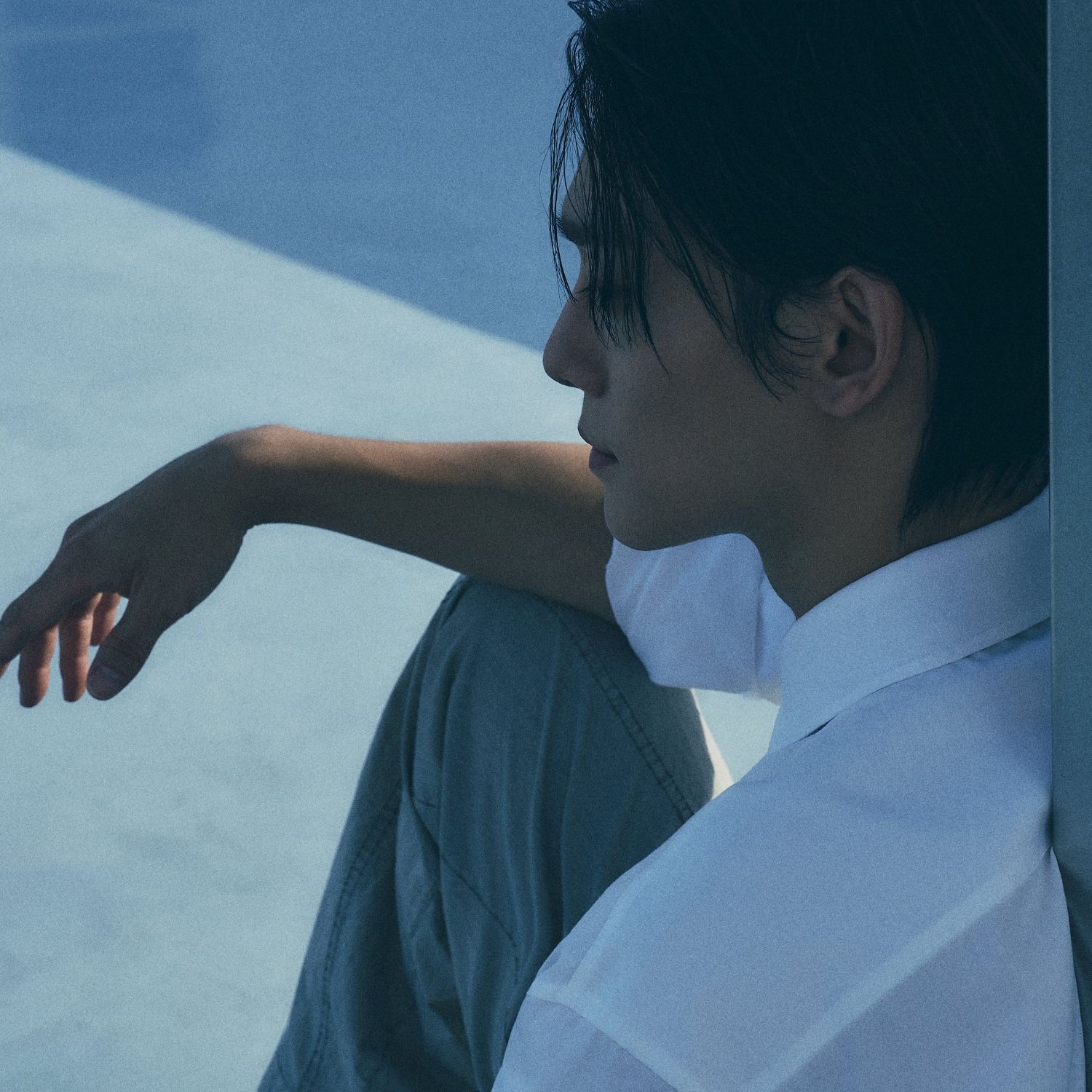 Behind-the-scenes cut of Chen (EXO)