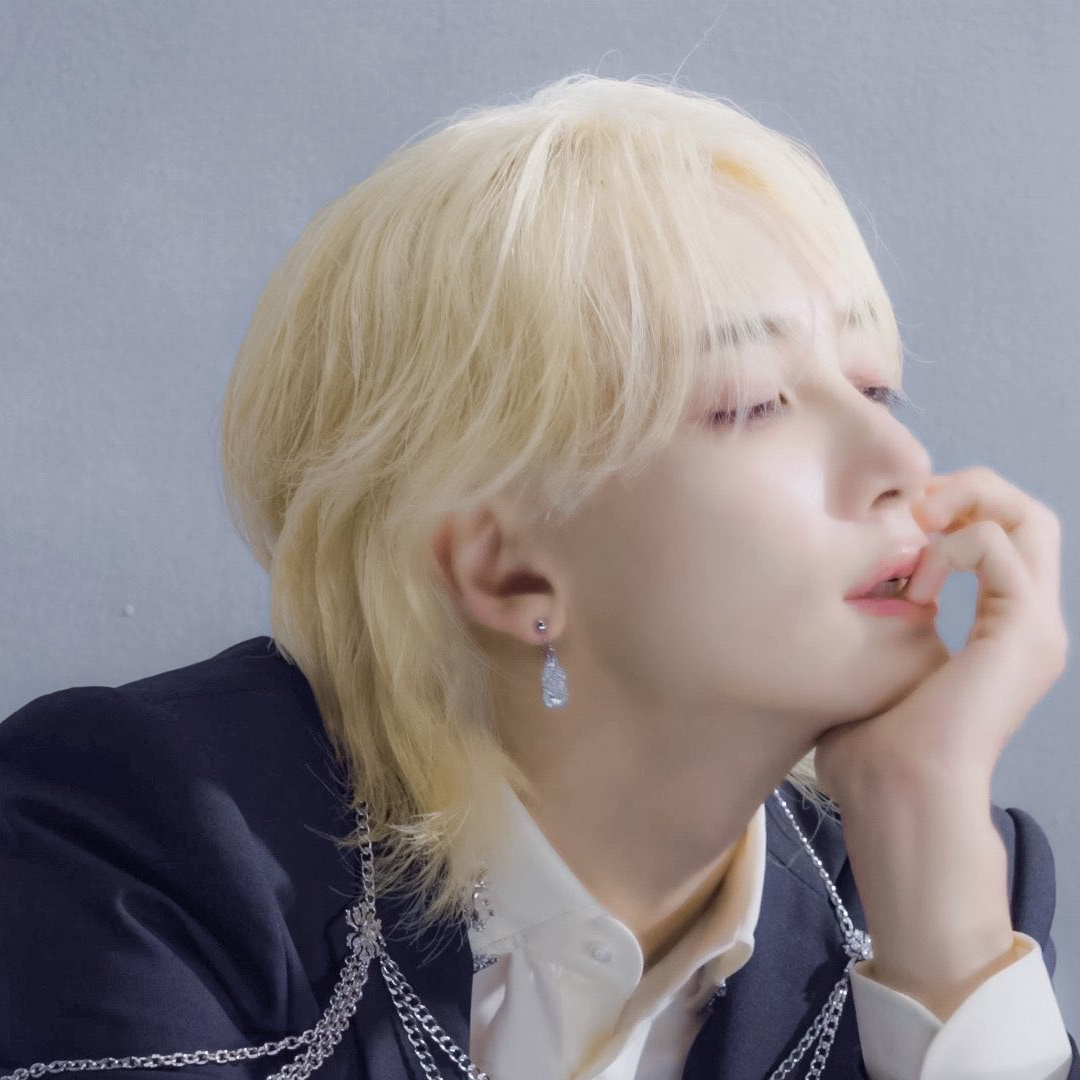 Recent activity shot of Jeonghan (SEVENTEEN)