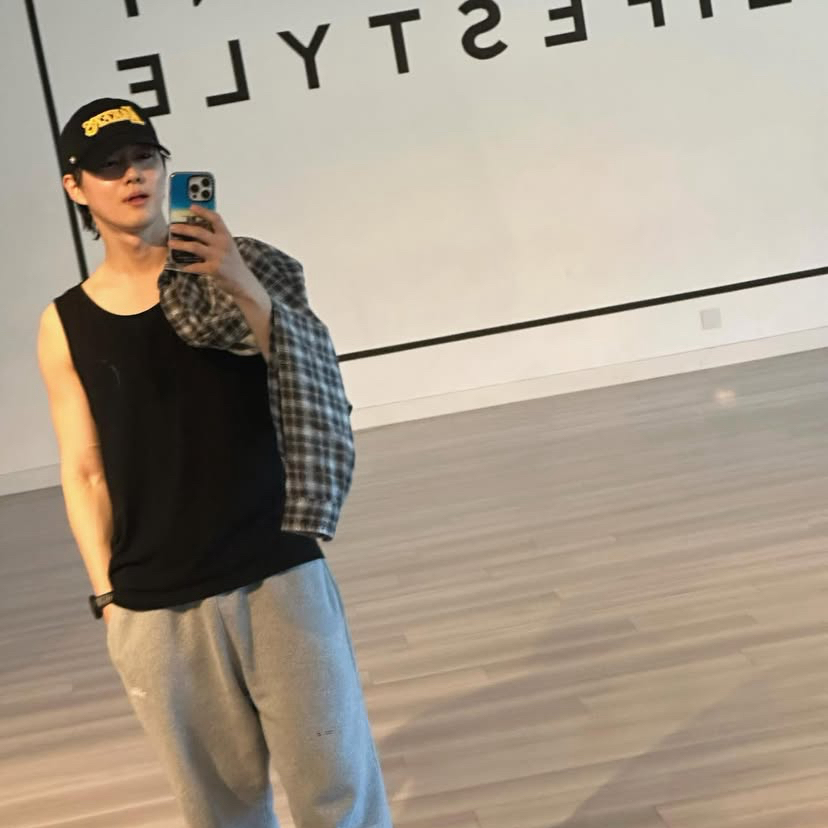 수호 (EXO)의 비하인드 컷
