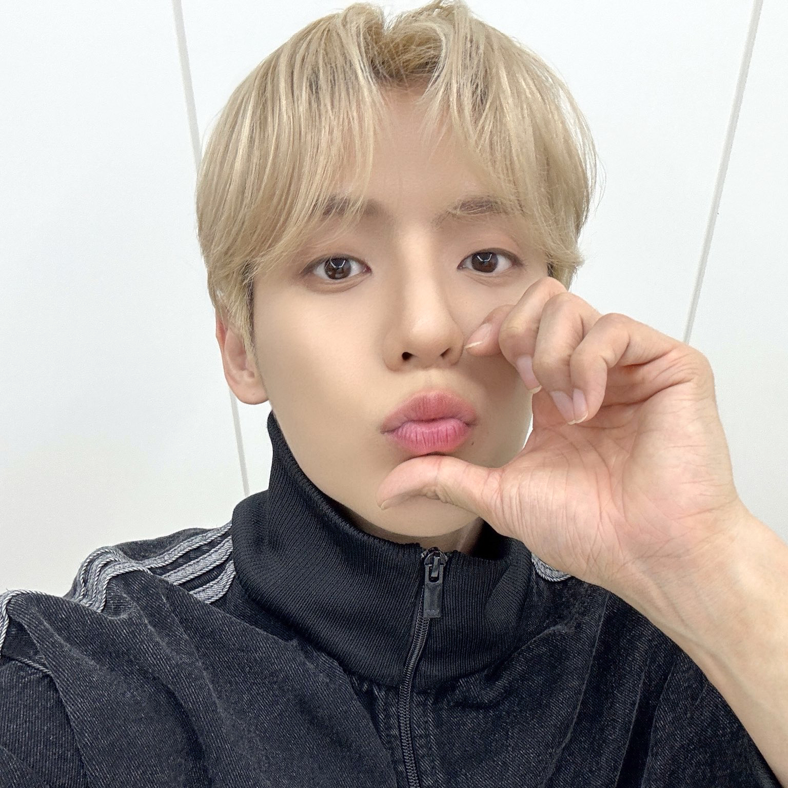 A moment captured by Lee Minhyuk (BTOB)'s fan