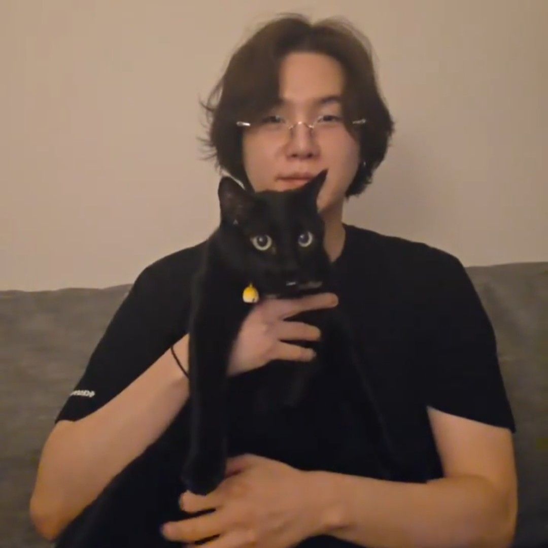 슈가 (방탄소년단) 최근 활동샷