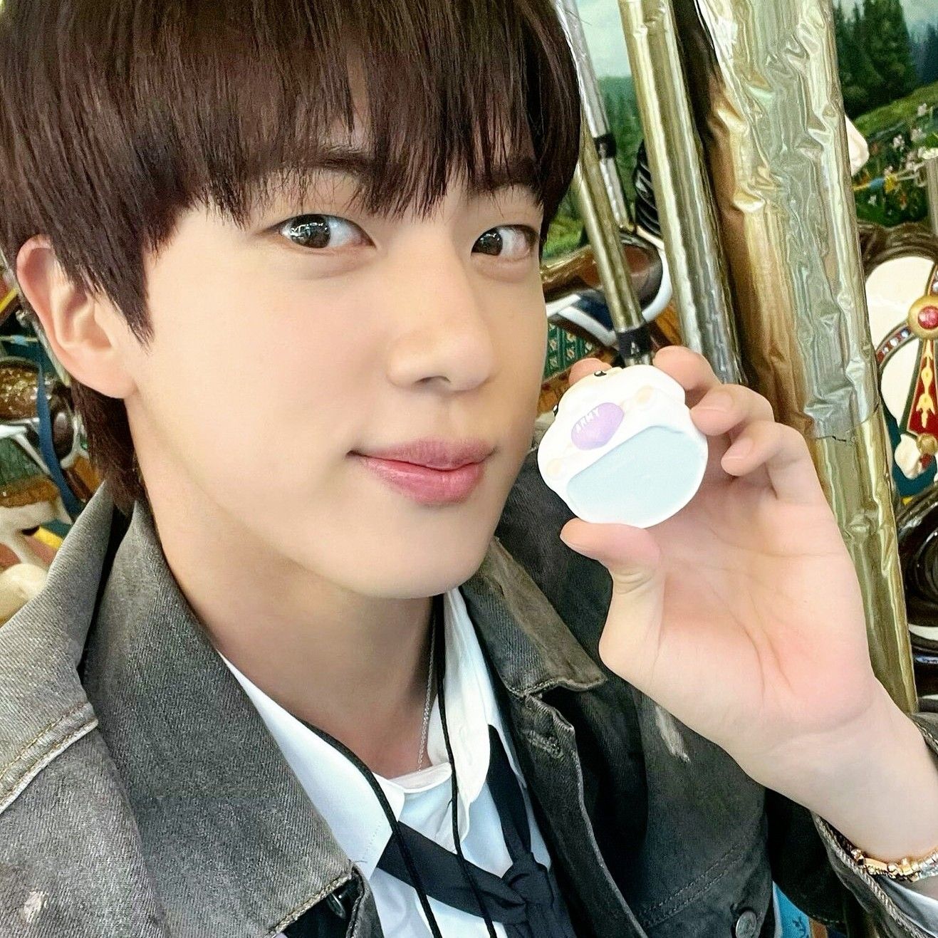 진 (방탄소년단)의 최신 사진