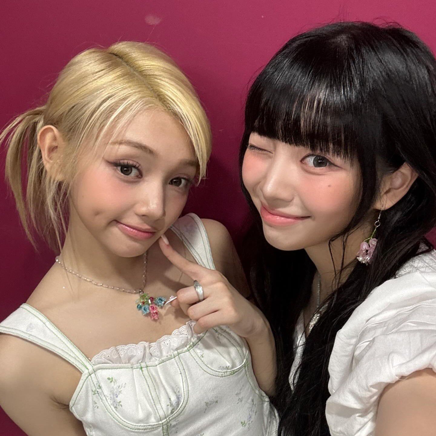 A moment captured by Gehlee (UNIS)'s fan