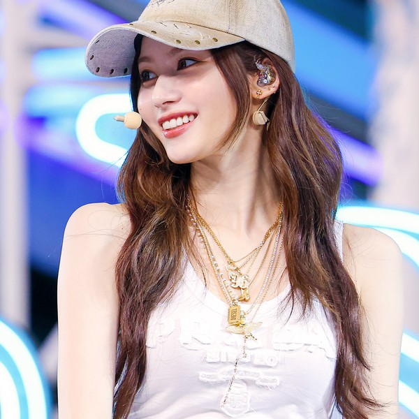 Popular profile image of Sana (TWICE) selected by votes