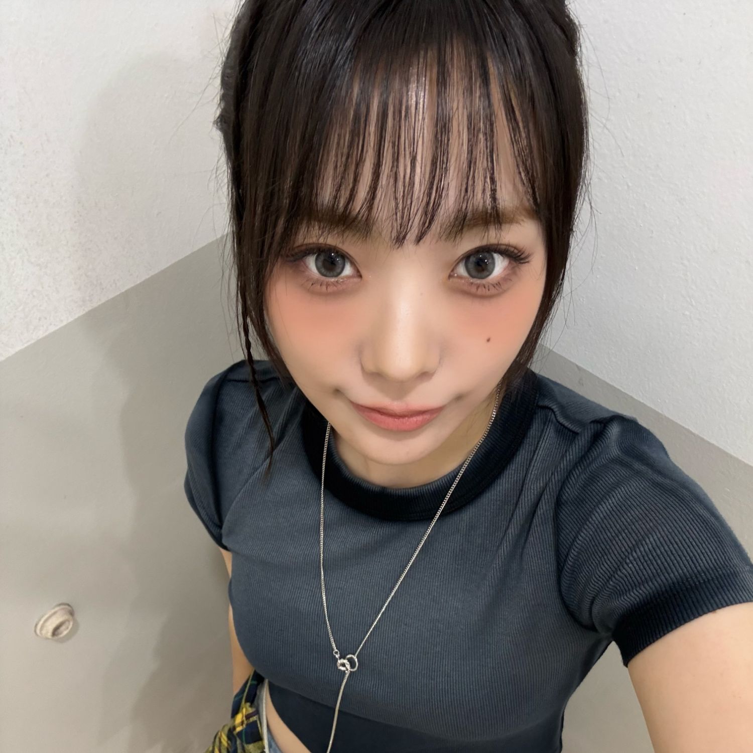 Behind-the-scenes cut of QWER