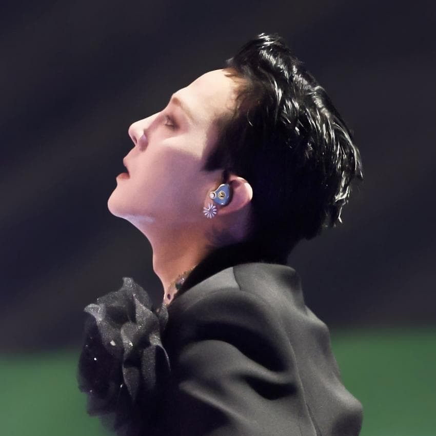 Behind-the-scenes cut of G-DRAGON (BIGBANG)