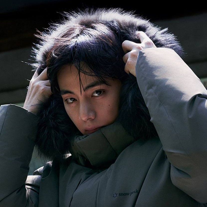 V (BTS)の最新写真