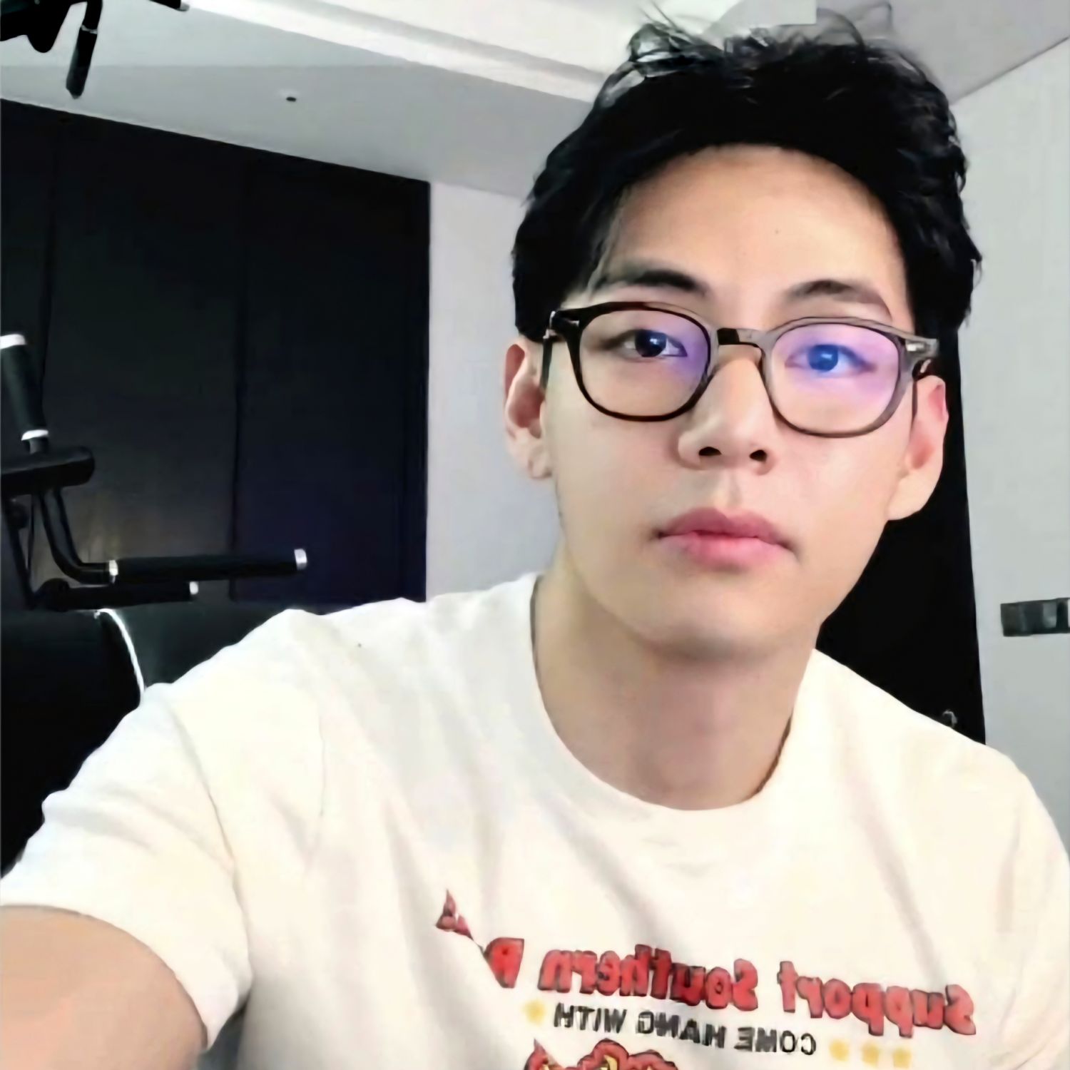 A moment captured by V (BTS)'s fan