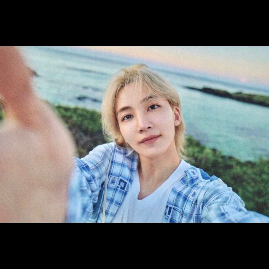 Recent activity shot of Jeonghan (SEVENTEEN)