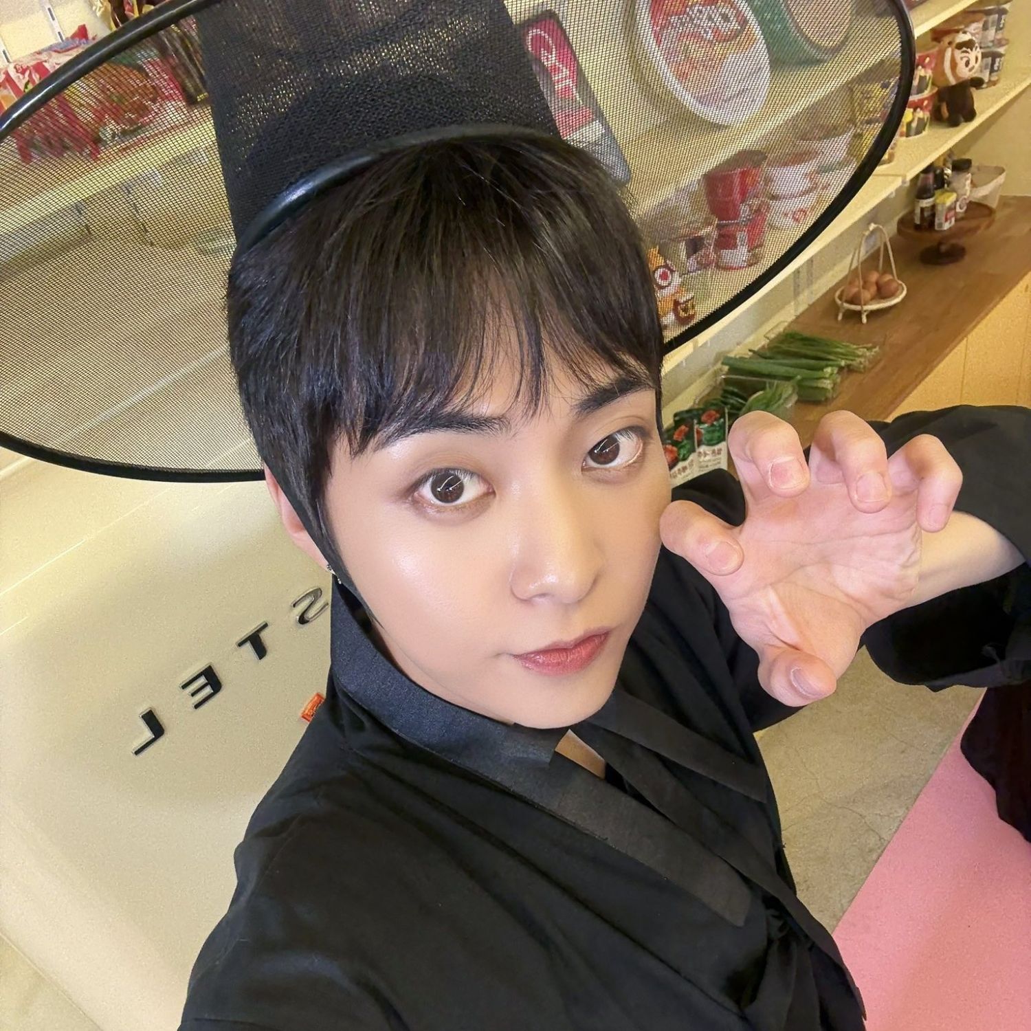 Behind-the-scenes cut of Xiumin (EXO)