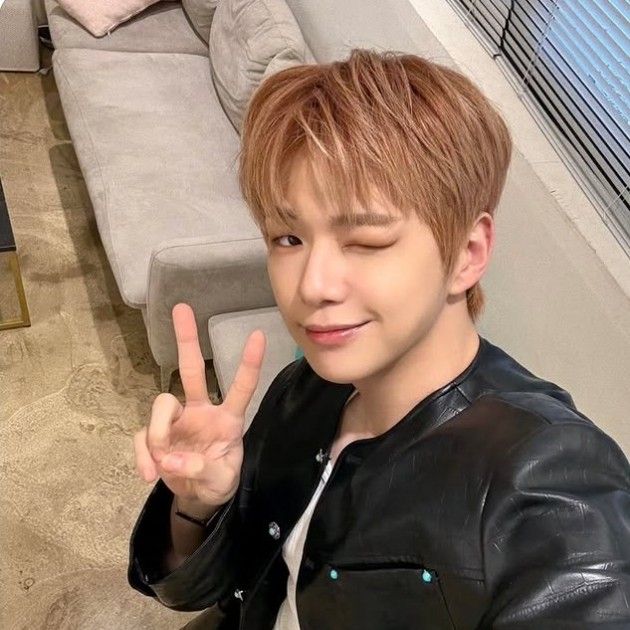 강다니엘의 비하인드 컷