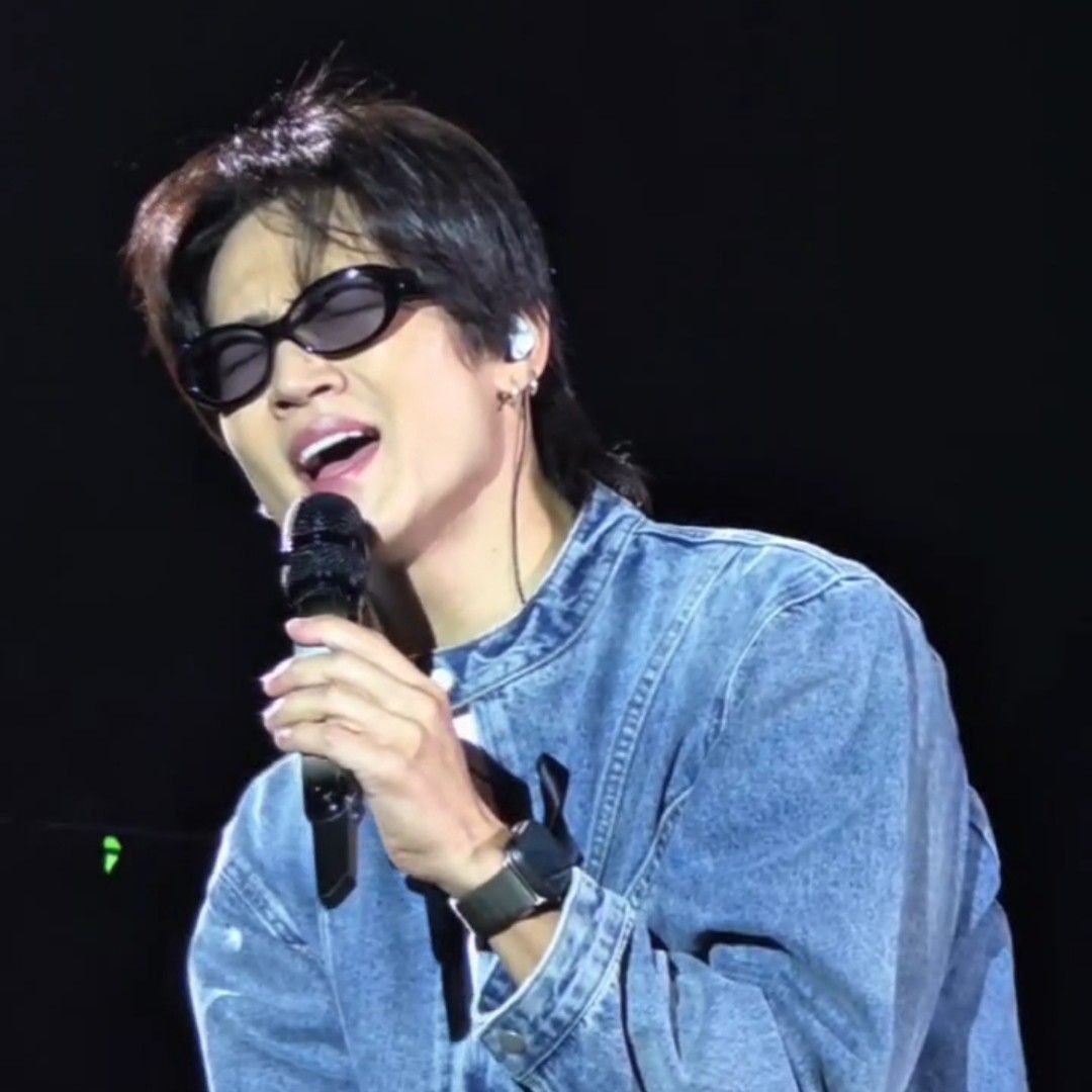 A moment captured by JAY B (GOT7)'s fan