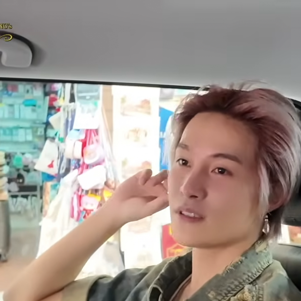 A moment captured by YANGYANG (WayV)'s fan