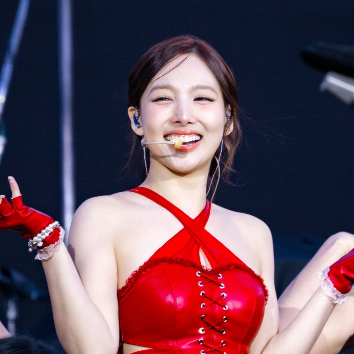 Latest photo of Nayeon (TWICE)