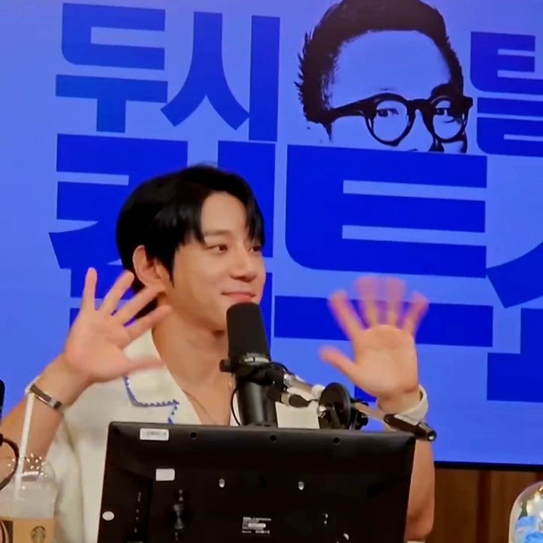 Foto terbaru Hwang Chiyeol