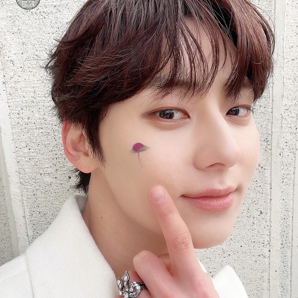 Shining profile picture of Hwang Minhyun on today's Choeaedol