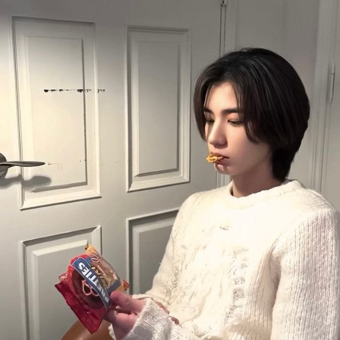 A moment captured by Leehan (BOYNEXTDOOR)'s fan