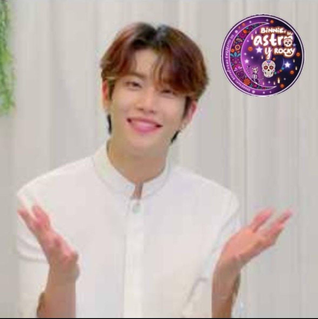 A moment captured by MJ (ASTRO)'s fan