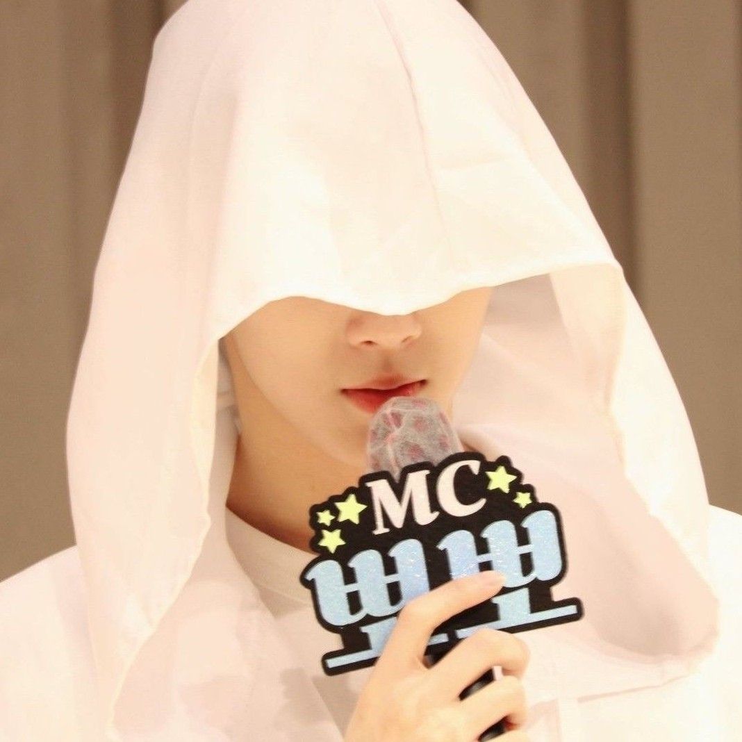 Latest photo of Kim Wooseok
