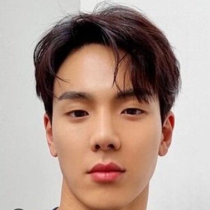 Recent activity shot of Shownu (MONSTA X)