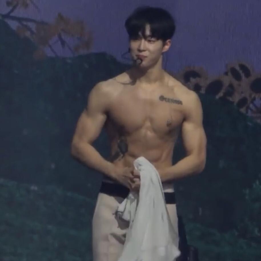 Behind-the-scenes cut of SF9