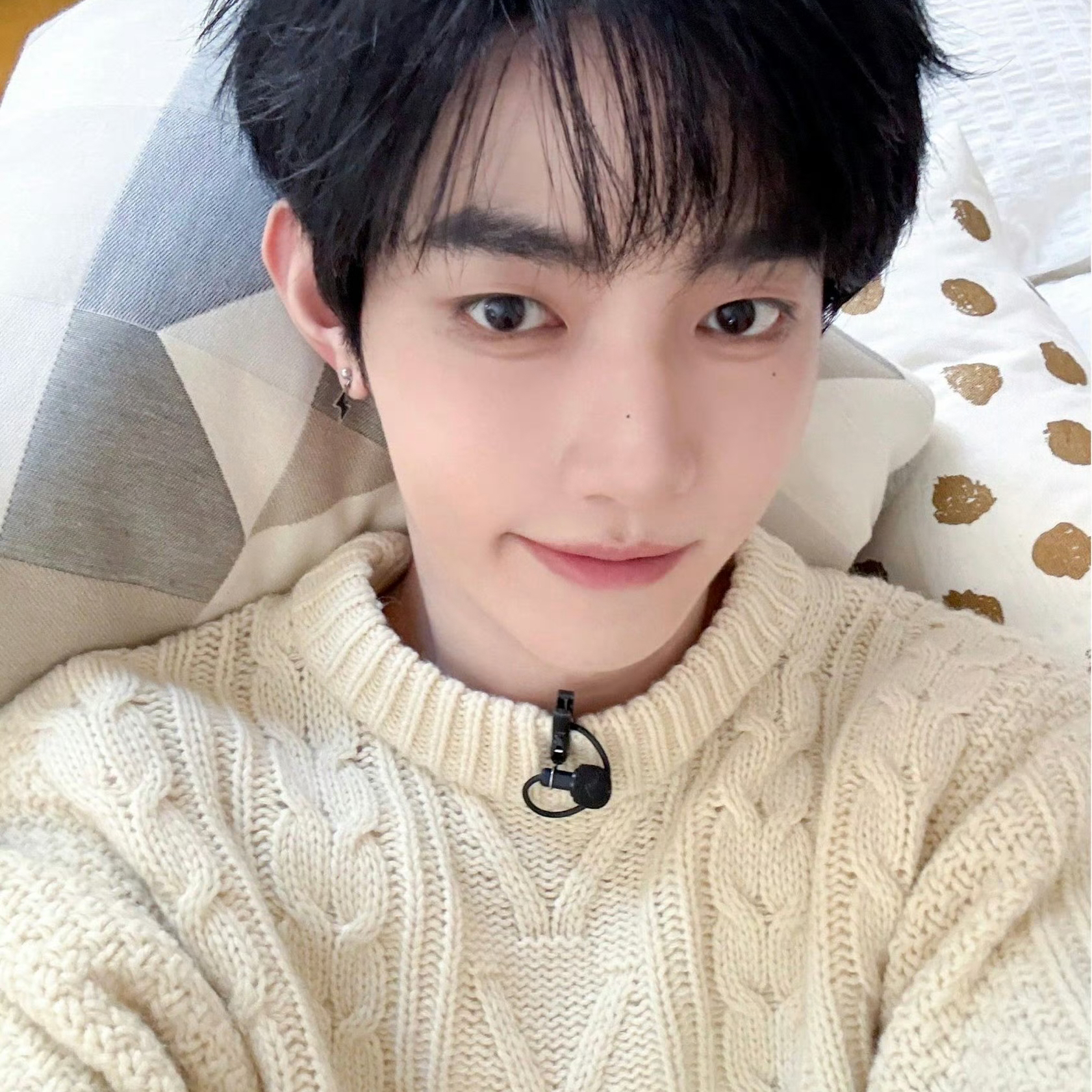 Behind-the-scenes cut of Zhang Hao (ZEROBASEONE)