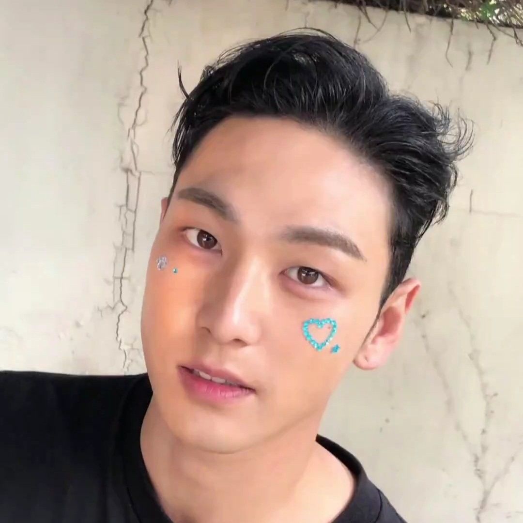 Behind-the-scenes cut of Baekho