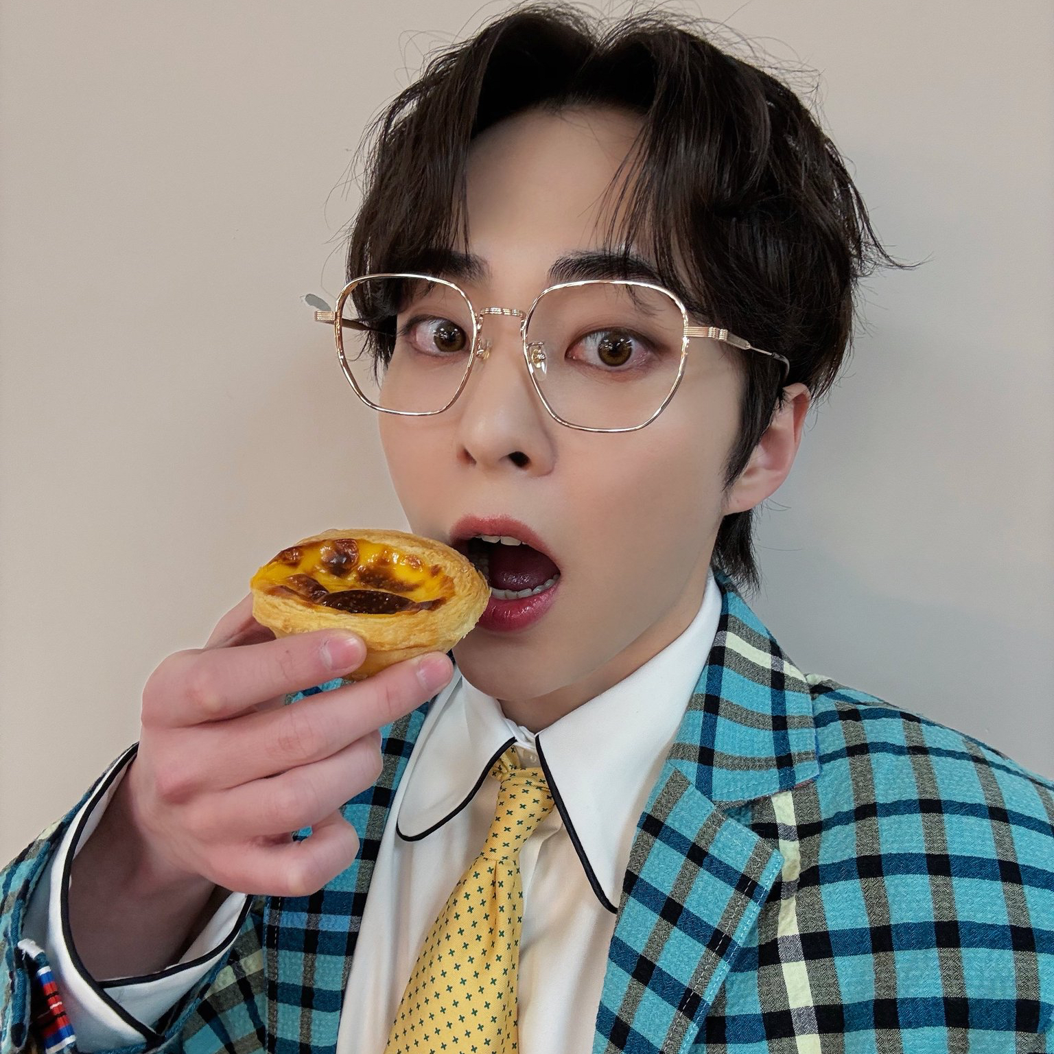 A moment captured by Xiumin (EXO)'s fan