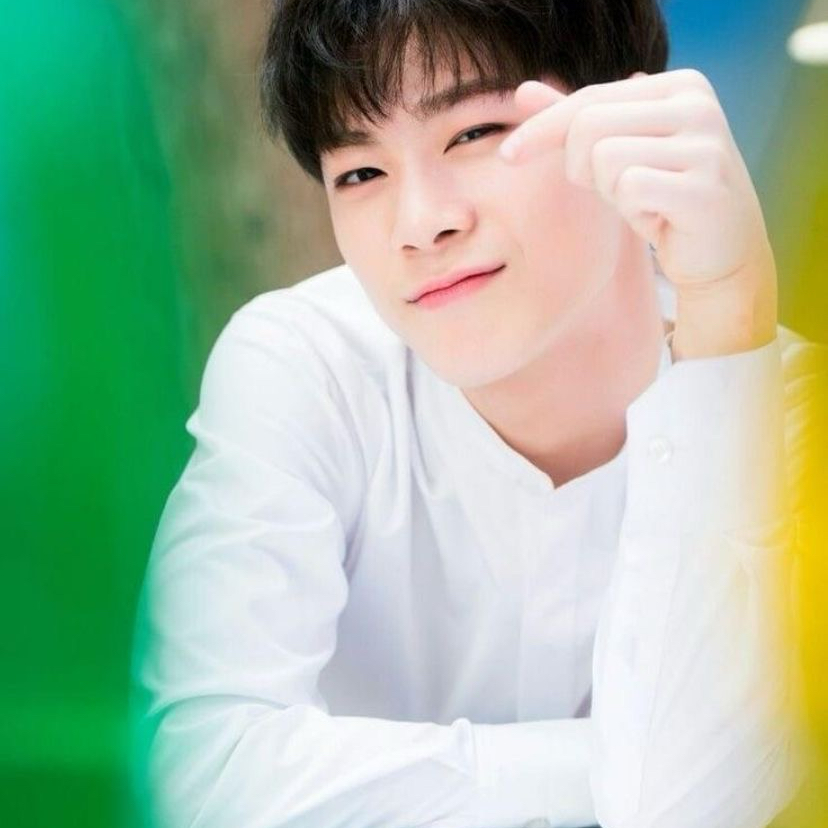 A moment captured by Moonbin (ASTRO)'s fan