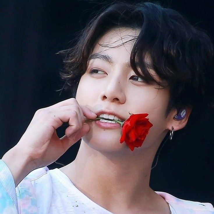 Trending idol content in the community