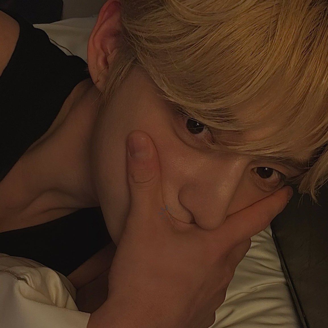 Behind-the-scenes cut of Kim Jiwoong (ZEROBASEONE)