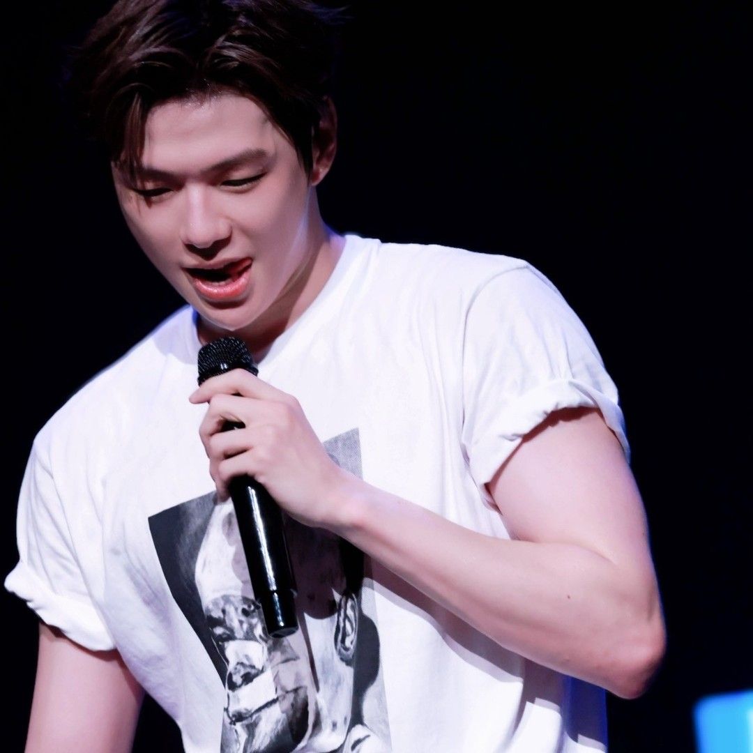 강다니엘 최근 활동샷